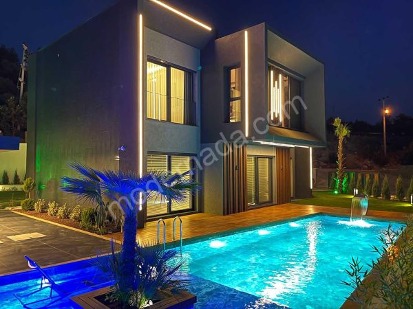 Moderner Villa -Fernseher Es gibt Gayrimenkul