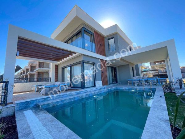 Modern TV Villa There is Gayrimenkul