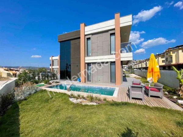 Modern TV Villa There is Gayrimenkul