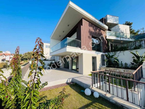 Modern TV Villa There is Gayrimenkul
