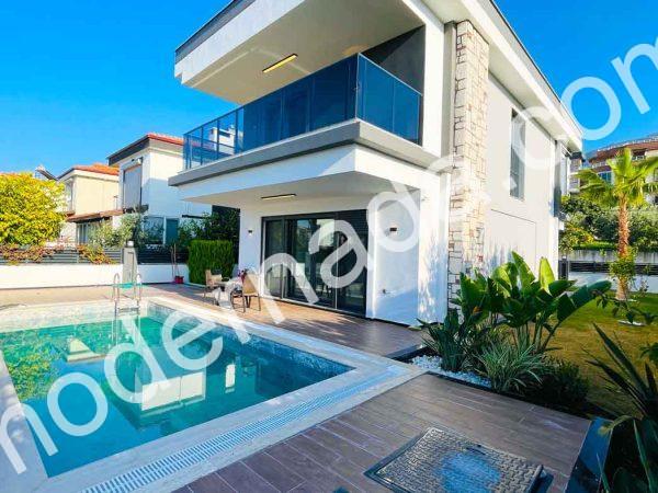 Moderner Villa -Fernseher Es gibt Gayrimenkul