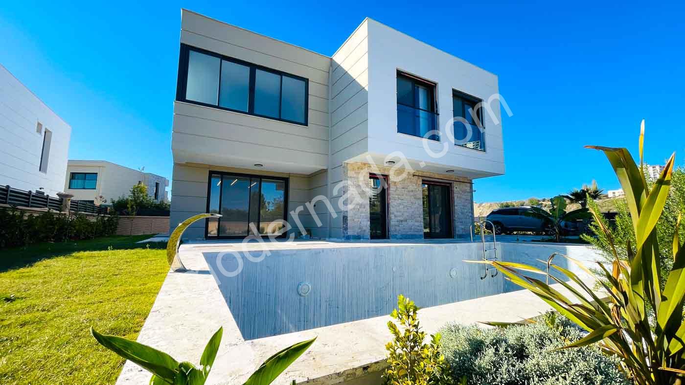 Böylesi Zor Bulunur | Yavansuda 572 m² Arsa, Özel Havuzlu Villa